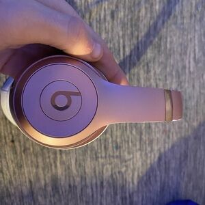 beats solo 3 micro usb charger and minor damage to ear cover